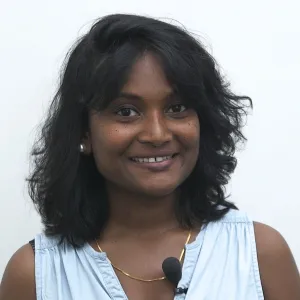 Sopika Uthayakumar - Professeur de tamoul Sopika Uthayakumar - Professeure de tamoul diplômée à Paris, cours particuliers en ligne